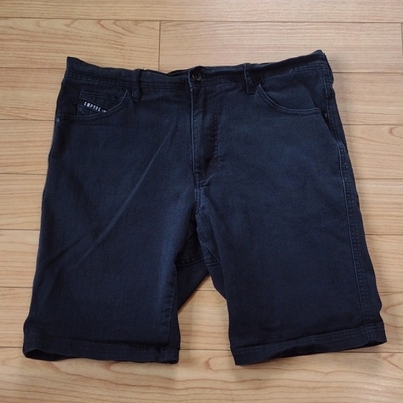Empyre Black Denim Loose Fit 5 Pocket Skate Shorts Size 32 - Picture 1 of 12